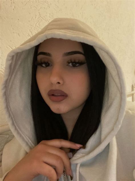 best fake girl pic for instagram